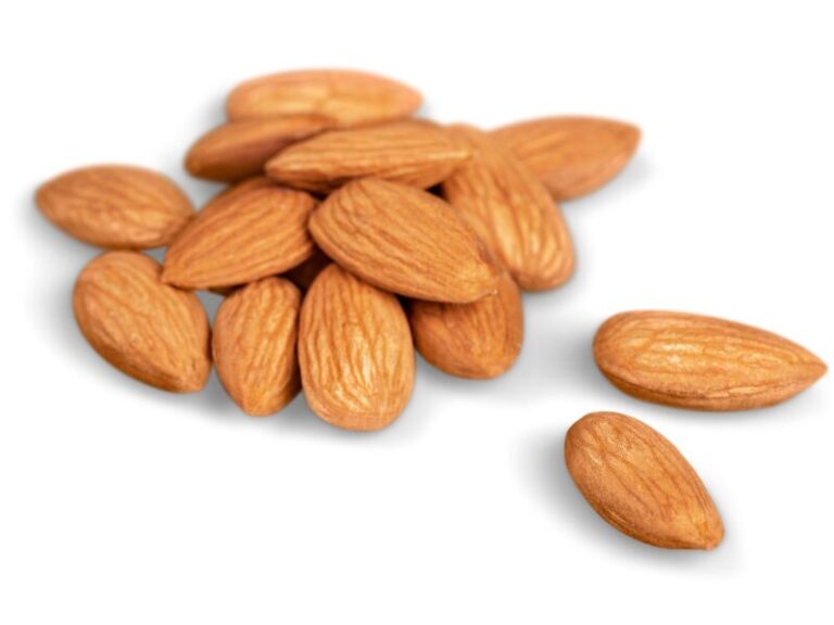 Obtido por maceração da planta em glicerina vegetal bidestilada, o Extrato Glicerinado de Amêndoas Distriol é desenvolvido para indústrias que buscam ingredientes de origem vegetal, compatíveis com formulações aquosas, clean label e veganas. Com coloração e odor característicos da matéria-prima, este extrato preserva a identidade das amêndoas e entrega versatilidade técnica, permitindo sua integração em diferentes conceitos de formulação com padronização, estabilidade e confiabilidade. Mais do que um extrato vegetal, é um ingrediente essencial para linhas que valorizam naturalidade, consistência e valor percebido, conectando tradição botânica e tecnologia.